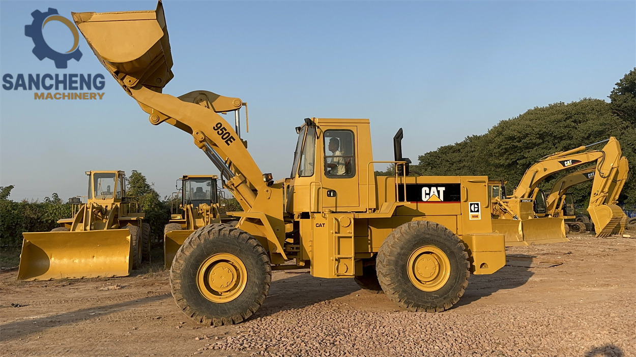 CATERPILLAR 950E - Chargeuse sur pneus: photos 3 CATERPILLAR 950E - Chargeuse sur pneus: photos 3