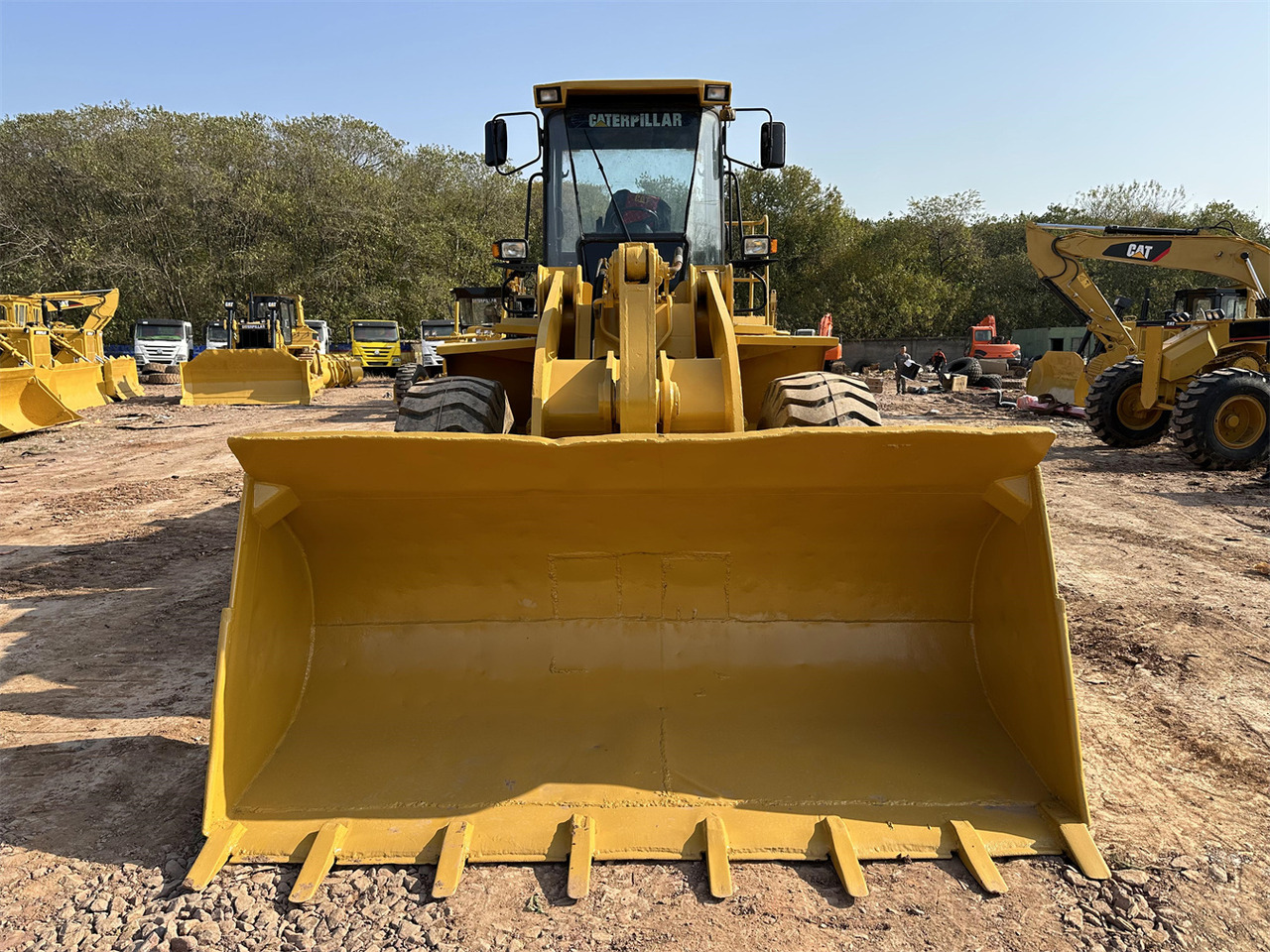 CATERPILLAR 966G - Chargeuse sur pneus: photos 3 CATERPILLAR 966G - Chargeuse sur pneus: photos 3