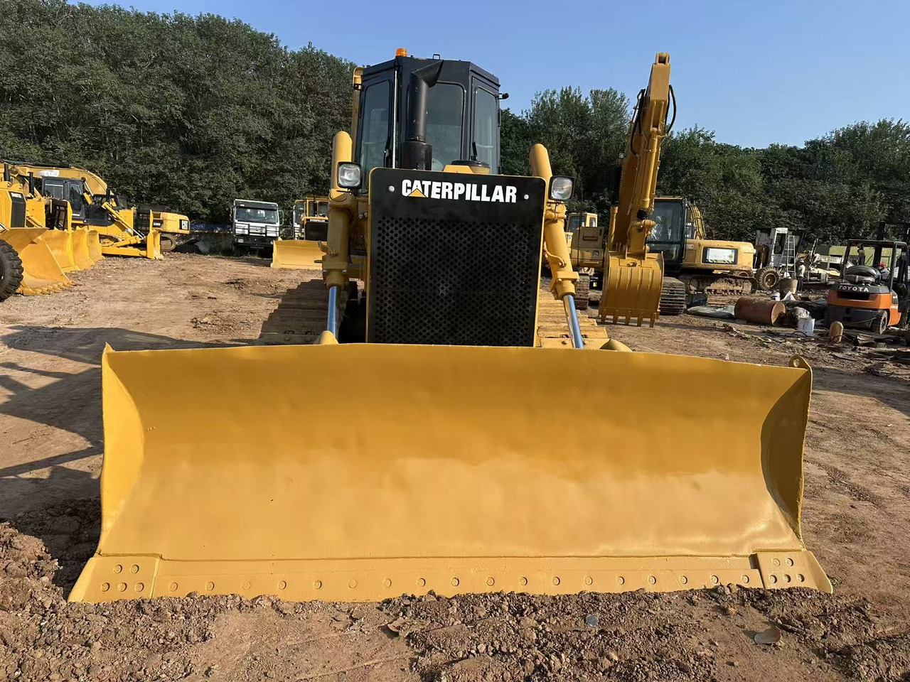 CATERPILLAR D6G Crawler Dozer - Bulldozer: photos 4 CATERPILLAR D6G Crawler Dozer - Bulldozer: photos 4