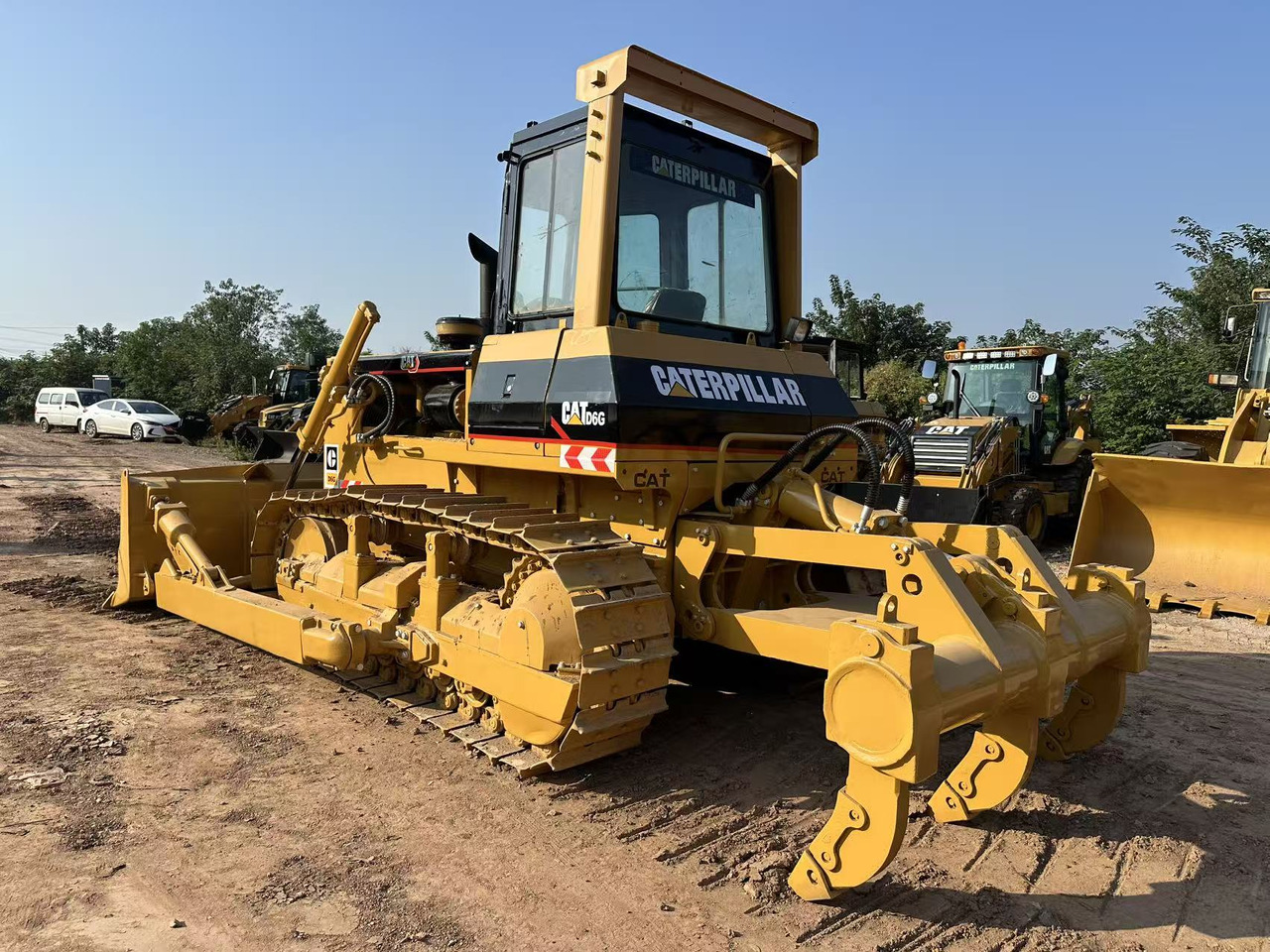 CATERPILLAR D6G Crawler Dozer - Bulldozer: photos 3 CATERPILLAR D6G Crawler Dozer - Bulldozer: photos 3