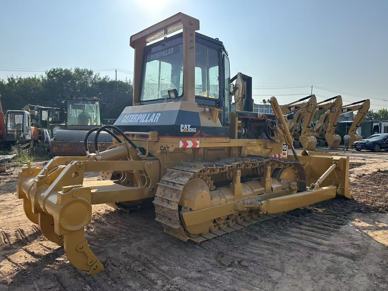 CATERPILLAR D6G Crawler Dozer - Bulldozer: photos 1 CATERPILLAR D6G Crawler Dozer - Bulldozer: photos 1