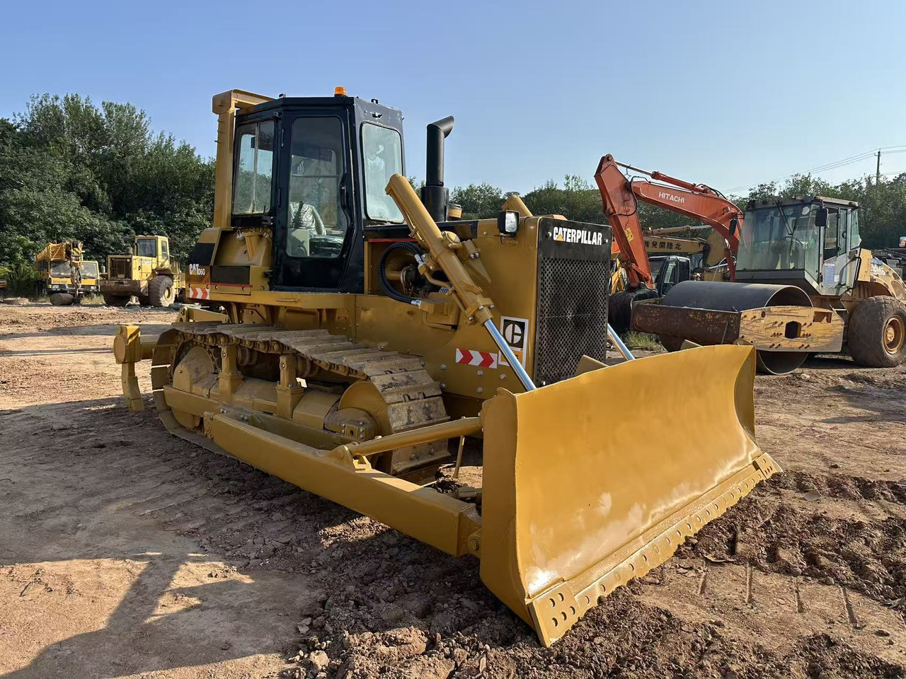 CATERPILLAR D6G Crawler Dozer - Bulldozer: photos 2 CATERPILLAR D6G Crawler Dozer - Bulldozer: photos 2