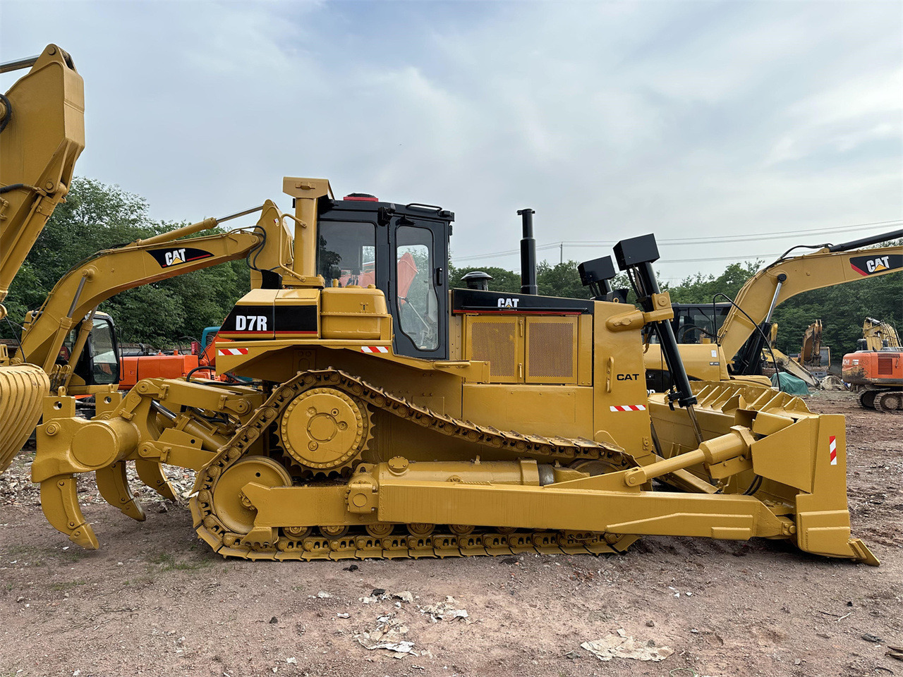 CATERPILLAR D7R - Bulldozer: photos 5 CATERPILLAR D7R - Bulldozer: photos 5