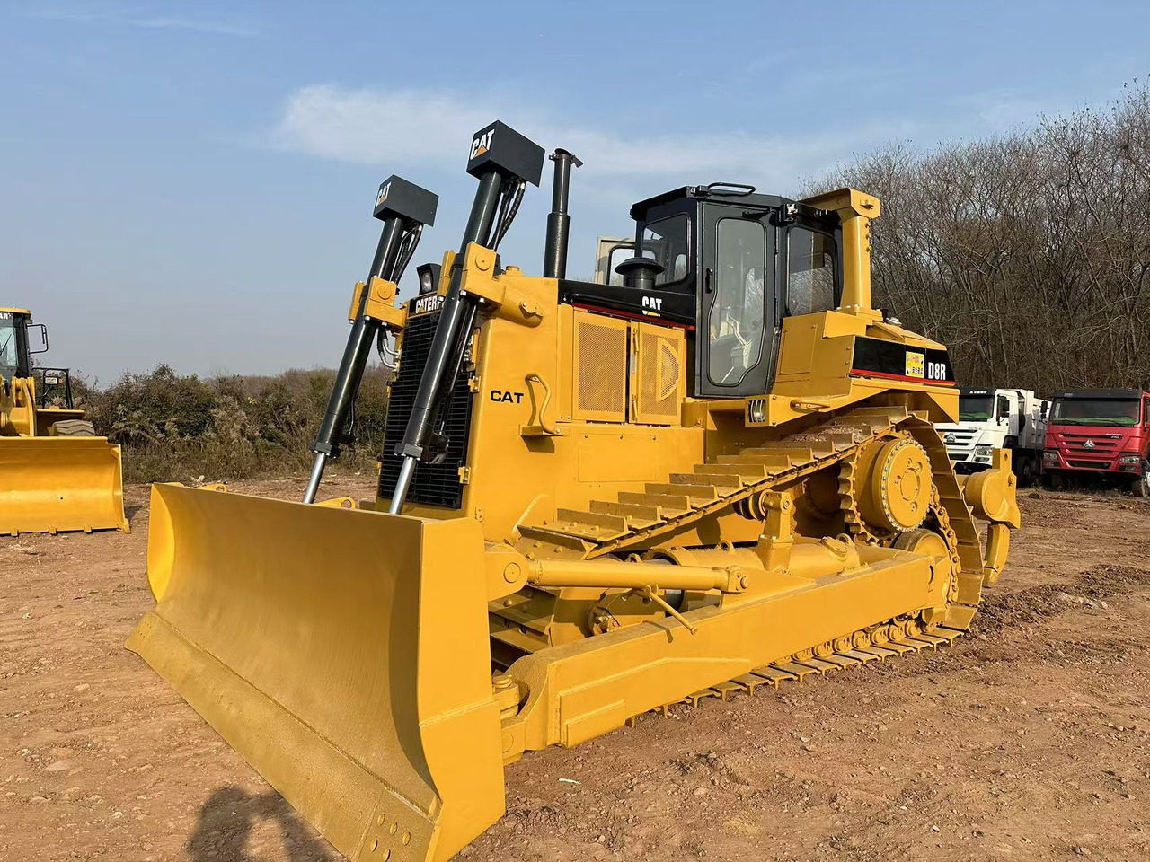 CATERPILLAR D8R - Bulldozer: photos 1 CATERPILLAR D8R - Bulldozer: photos 1