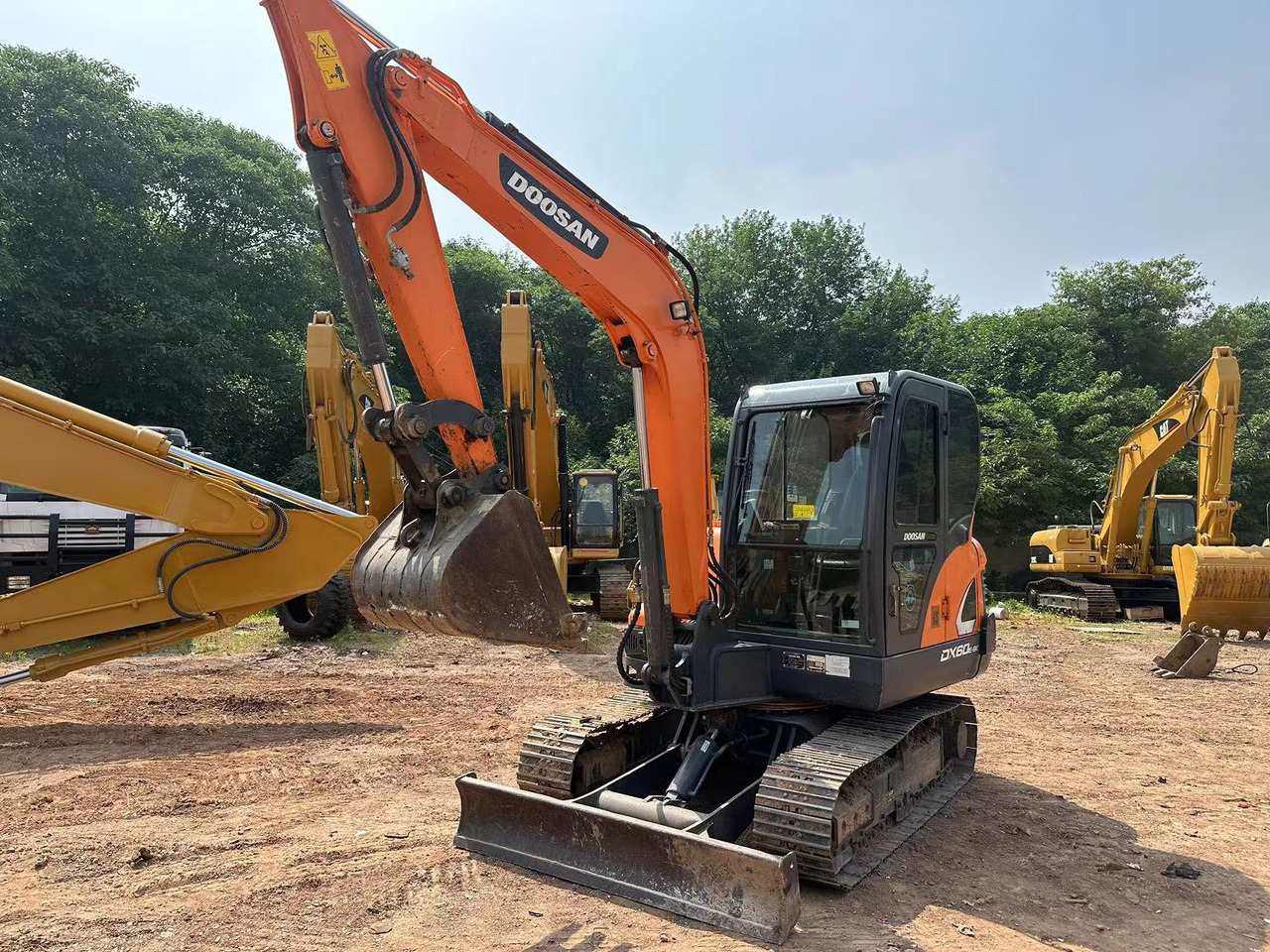 DOOSAN DX60 - Pelle sur chenille: photos 3 DOOSAN DX60 - Pelle sur chenille: photos 3
