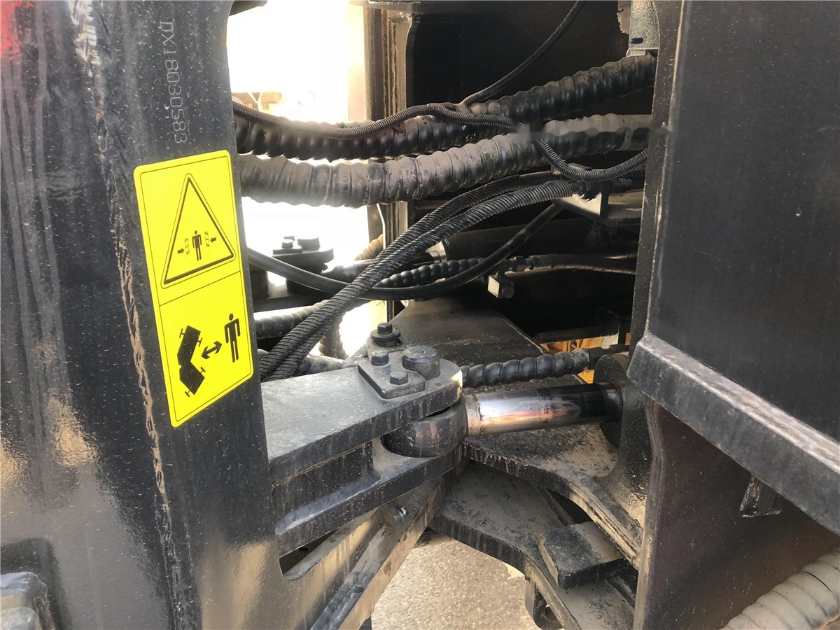 Chargeuse sur pneus neuf SDLG LG956L: photos 19
