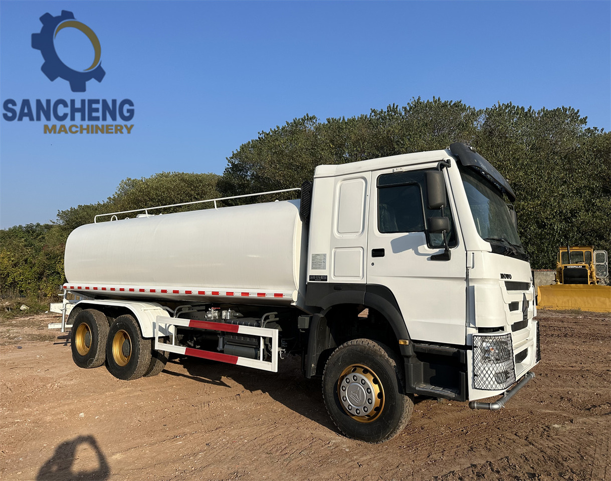 SINOTRUK HOWO 371 6x4 Water Tanker Truck - Camion citerne: photos 2 SINOTRUK HOWO 371 6x4 Water Tanker Truck - Camion citerne: photos 2