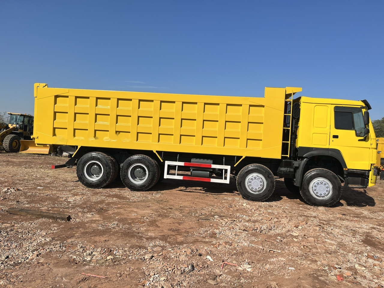 SINOTRUK HOWO 371 Dump Truck 8x4 - Camion benne: photos 2 SINOTRUK HOWO 371 Dump Truck 8x4 - Camion benne: photos 2