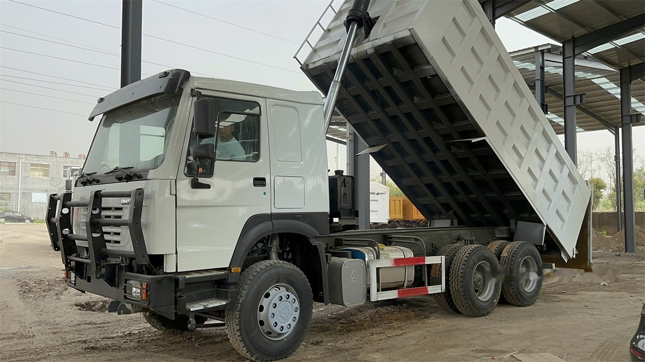 SINOTRUK HOWO 371 Dump Truck - Camion benne: photos 1 SINOTRUK HOWO 371 Dump Truck - Camion benne: photos 1