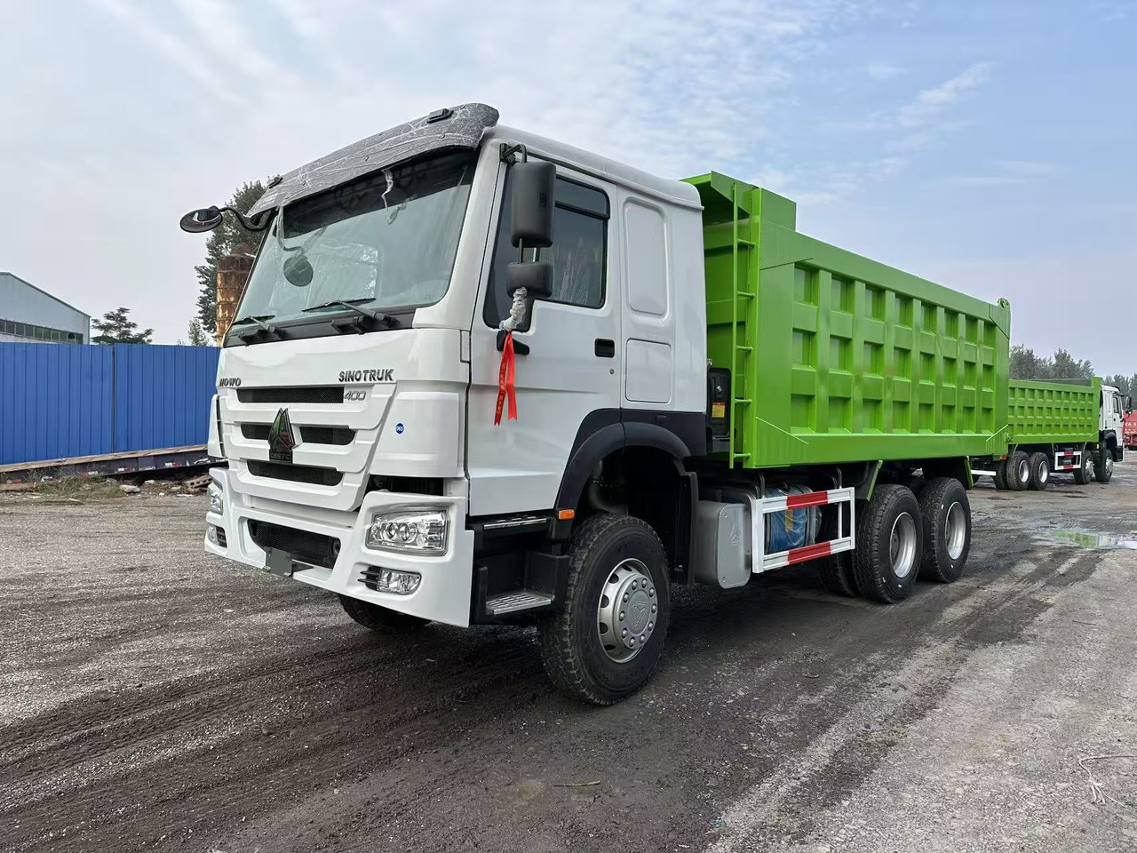 SINOTRUK HOWO 400HP 6X4 Tipper Truck - Camion benne: photos 3 SINOTRUK HOWO 400HP 6X4 Tipper Truck - Camion benne: photos 3