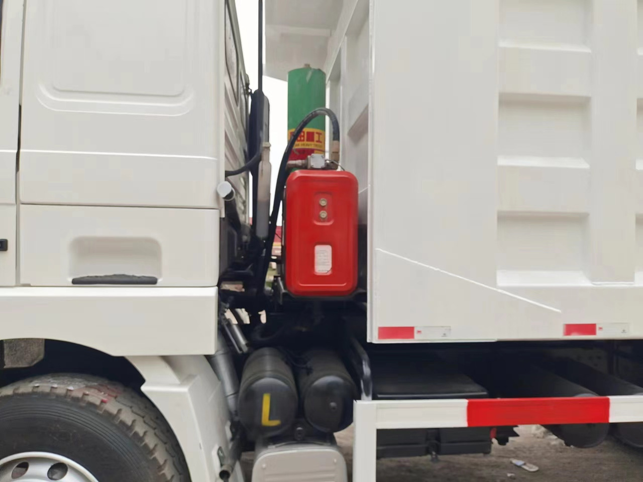 Camion benne Shacman F3000 Dump Truck: photos 8