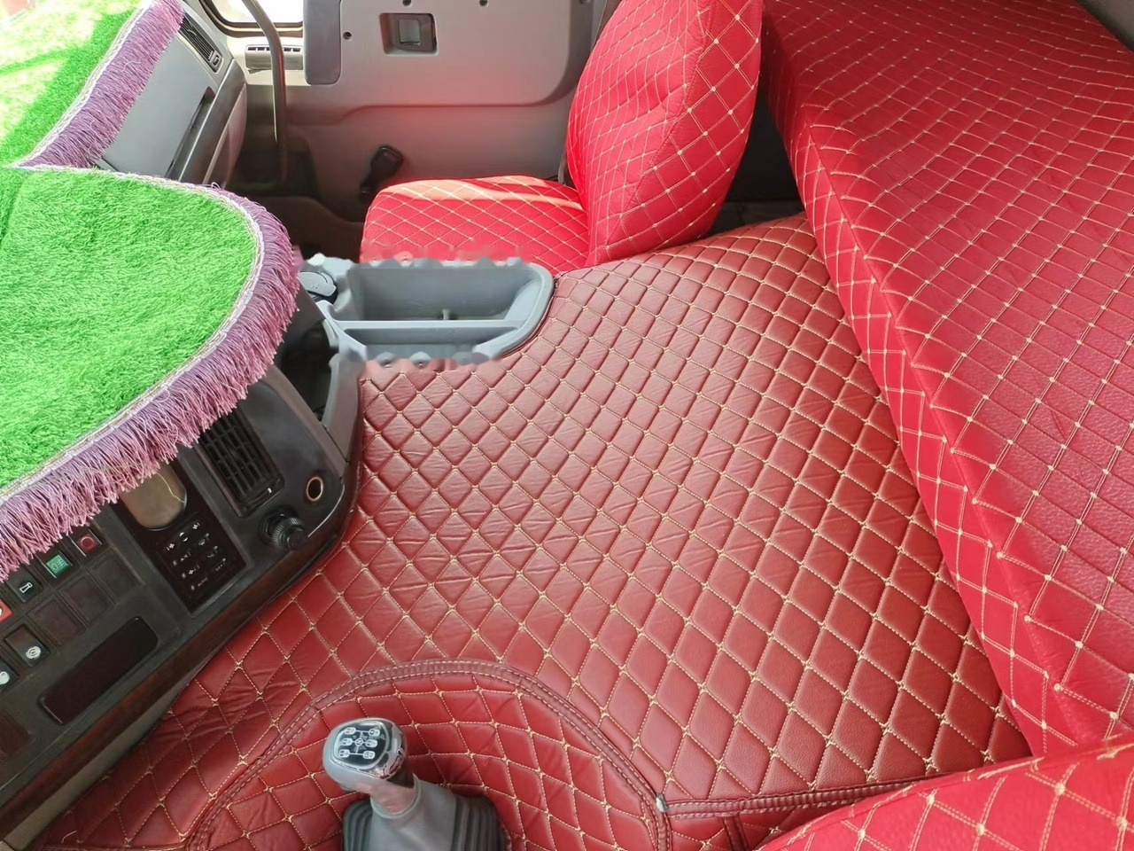 SINOTRUK Howo tractor unit 420hp - Tracteur routier: photos 5 SINOTRUK Howo tractor unit 420hp - Tracteur routier: photos 5