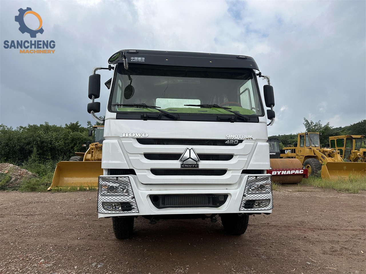 SINOTRUK Howo tractor unit 420hp - Tracteur routier: photos 4 SINOTRUK Howo tractor unit 420hp - Tracteur routier: photos 4