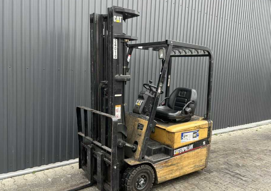 CAT Lift Trucks EP16KT - Chariot élévateur électrique: photos 1 CAT Lift Trucks EP16KT - Chariot élévateur électrique: photos 1
