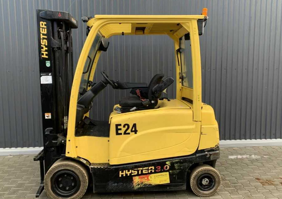 Hyster J3.0XN - Chariot élévateur électrique: photos 1 Hyster J3.0XN - Chariot élévateur électrique: photos 1