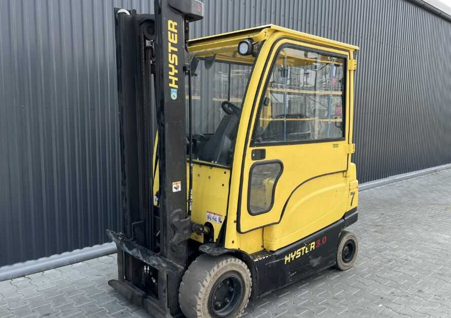 Hyster J3.0XN - Chariot élévateur électrique: photos 1 Hyster J3.0XN - Chariot élévateur électrique: photos 1