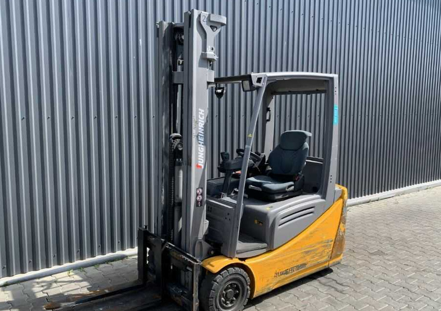 Jungheinrich EFG216 - Chariot élévateur électrique: photos 1 Jungheinrich EFG216 - Chariot élévateur électrique: photos 1