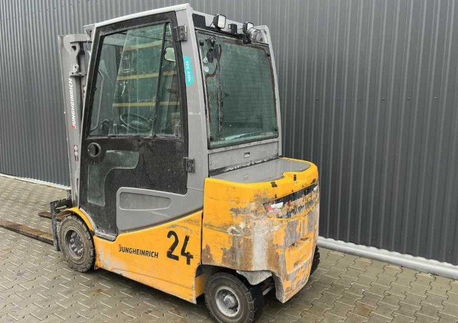 Jungheinrich EFG430 - Chariot élévateur électrique: photos 3 Jungheinrich EFG430 - Chariot élévateur électrique: photos 3