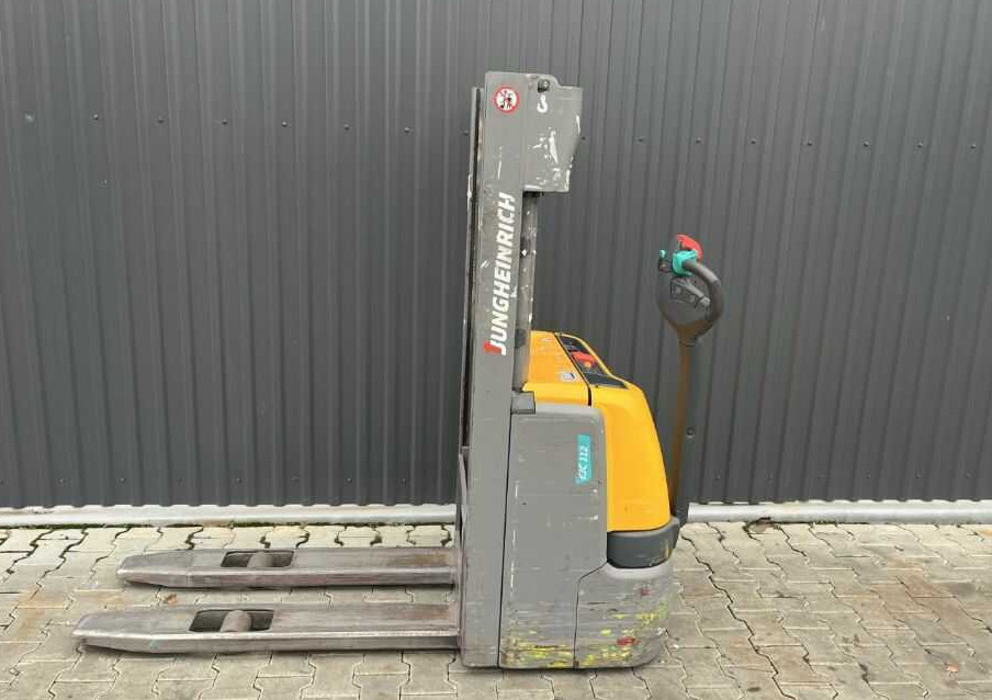 Jungheinrich EJC112 - Gerbeur: photos 2 Jungheinrich EJC112 - Gerbeur: photos 2