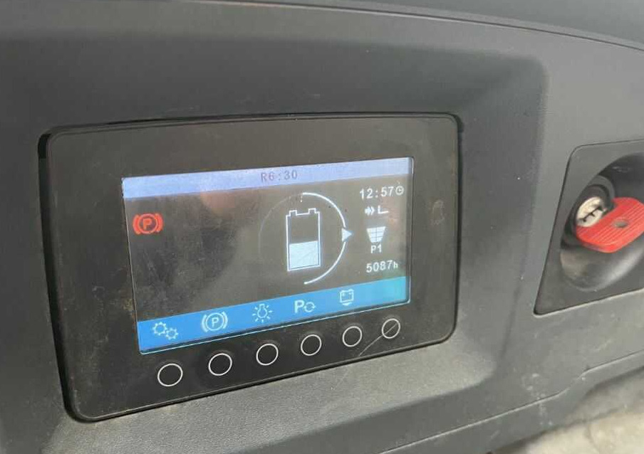 Jungheinrich ETM216 - Chariot à mât rétractable: photos 5 Jungheinrich ETM216 - Chariot à mât rétractable: photos 5