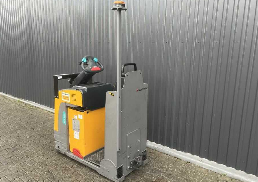 Jungheinrich EZS130 - Chariot tracteur: photos 3 Jungheinrich EZS130 - Chariot tracteur: photos 3