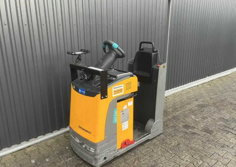 Jungheinrich EZS130 - Chariot tracteur: photos 1 Jungheinrich EZS130 - Chariot tracteur: photos 1
