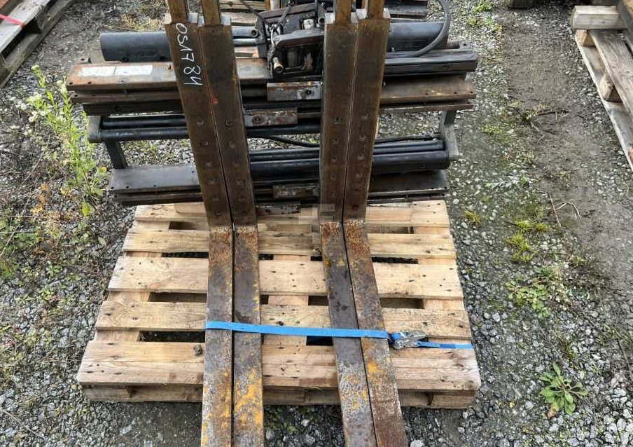 Kaup 2T429 - Fourches: photos 2 Kaup 2T429 - Fourches: photos 2