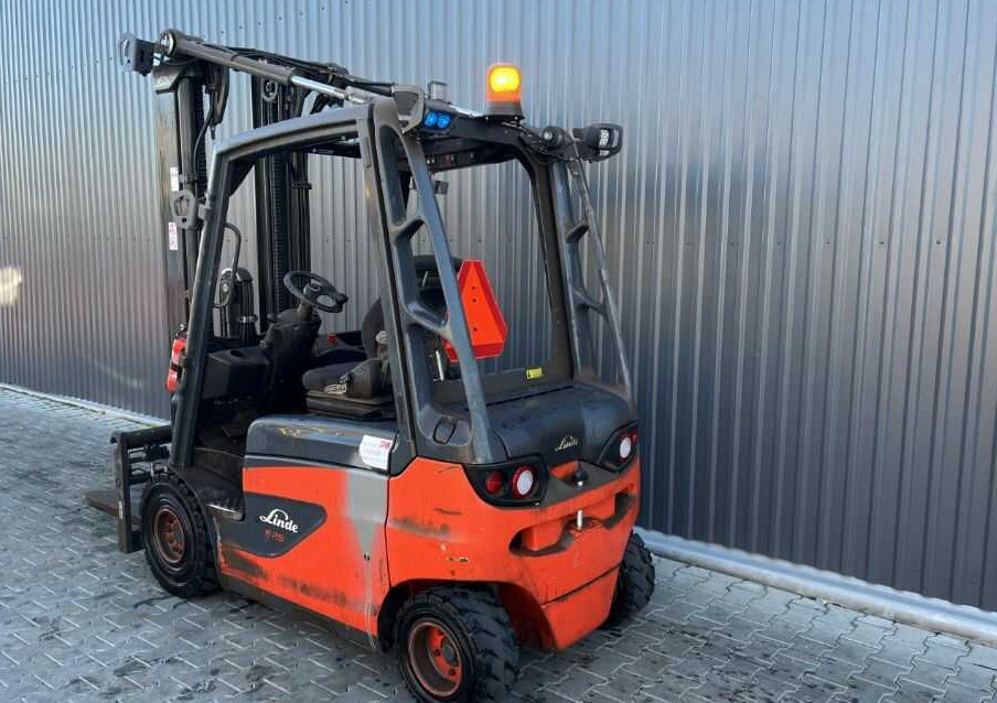 Linde E25-01 - Chariot élévateur électrique: photos 3 Linde E25-01 - Chariot élévateur électrique: photos 3