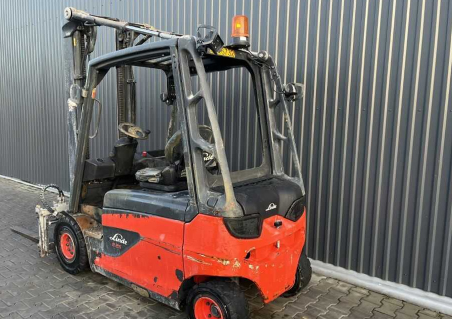 Linde E25L-01 - Chariot élévateur électrique: photos 5 Linde E25L-01 - Chariot élévateur électrique: photos 5