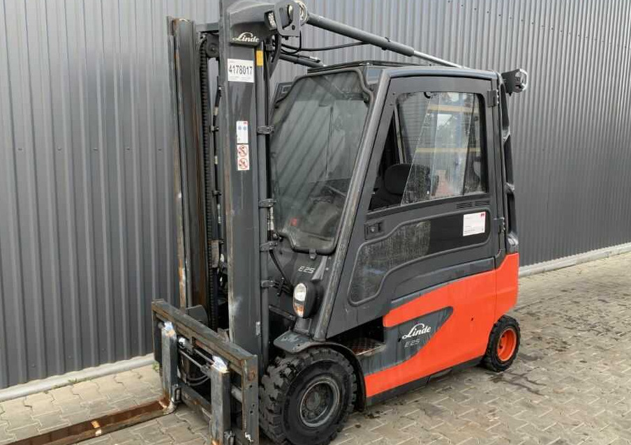 Linde E25L-01 - Chariot élévateur électrique: photos 1 Linde E25L-01 - Chariot élévateur électrique: photos 1