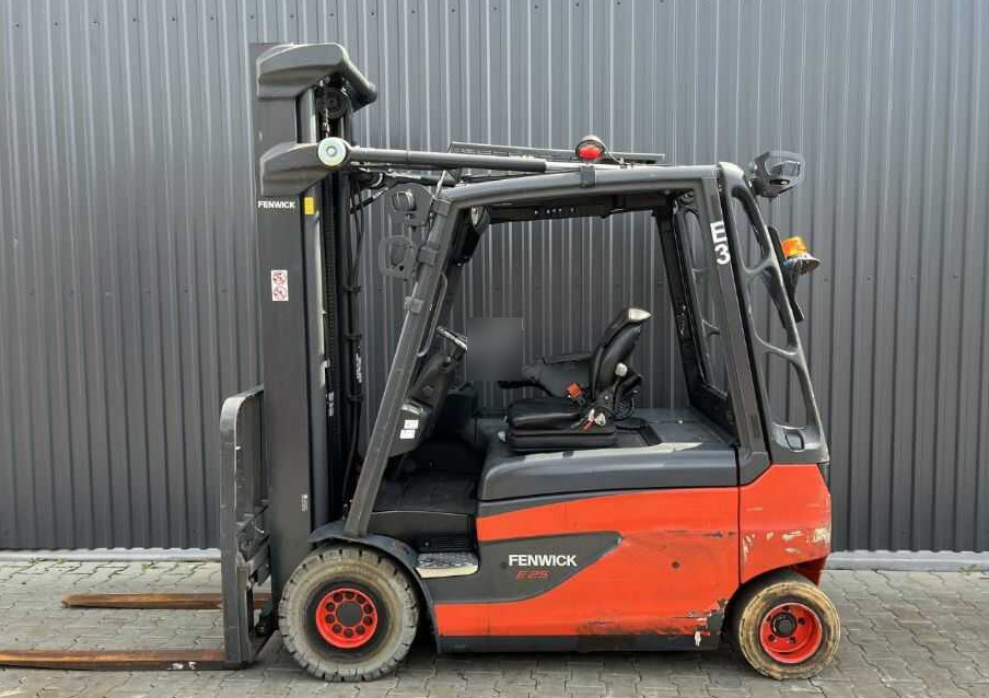 Linde E25L-02 - Chariot élévateur électrique: photos 2 Linde E25L-02 - Chariot élévateur électrique: photos 2