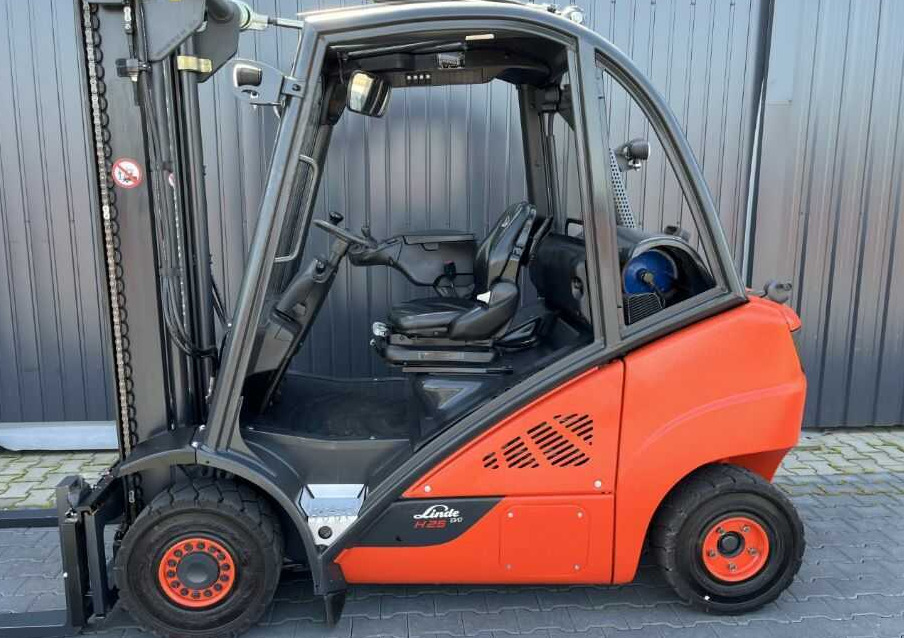 Linde H25T-02 - Chariot élévateur à gaz: photos 4 Linde H25T-02 - Chariot élévateur à gaz: photos 4