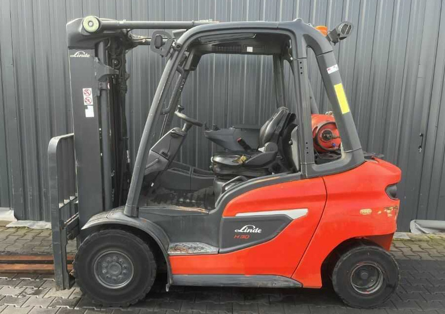 Linde H30T-01 - Chariot élévateur à gaz: photos 2 Linde H30T-01 - Chariot élévateur à gaz: photos 2