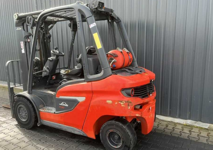 Linde H30T-01 - Chariot élévateur à gaz: photos 3 Linde H30T-01 - Chariot élévateur à gaz: photos 3