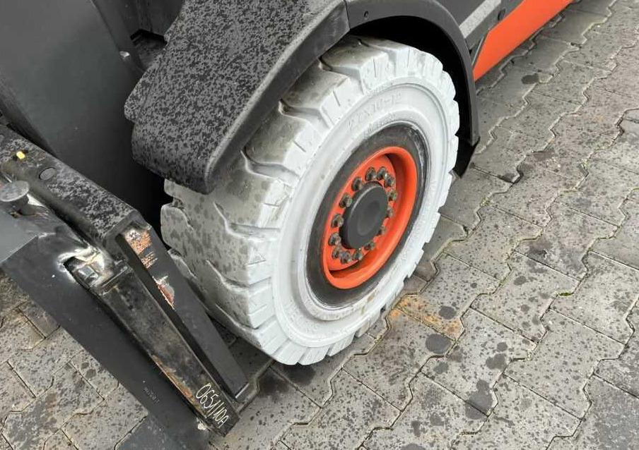 Linde H30T-02 - Chariot élévateur à gaz: photos 5 Linde H30T-02 - Chariot élévateur à gaz: photos 5