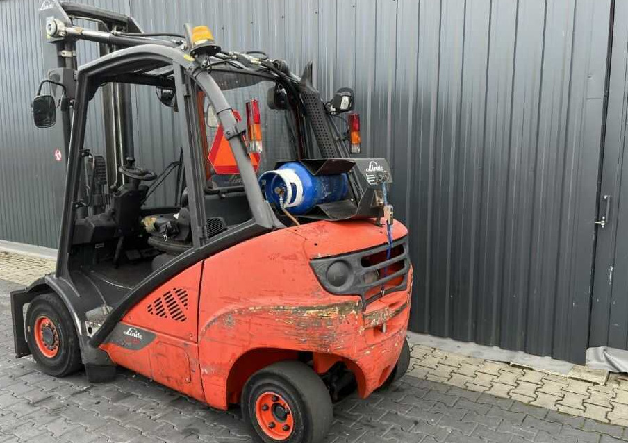 Linde H35T-01 - Chariot élévateur à gaz: photos 3 Linde H35T-01 - Chariot élévateur à gaz: photos 3