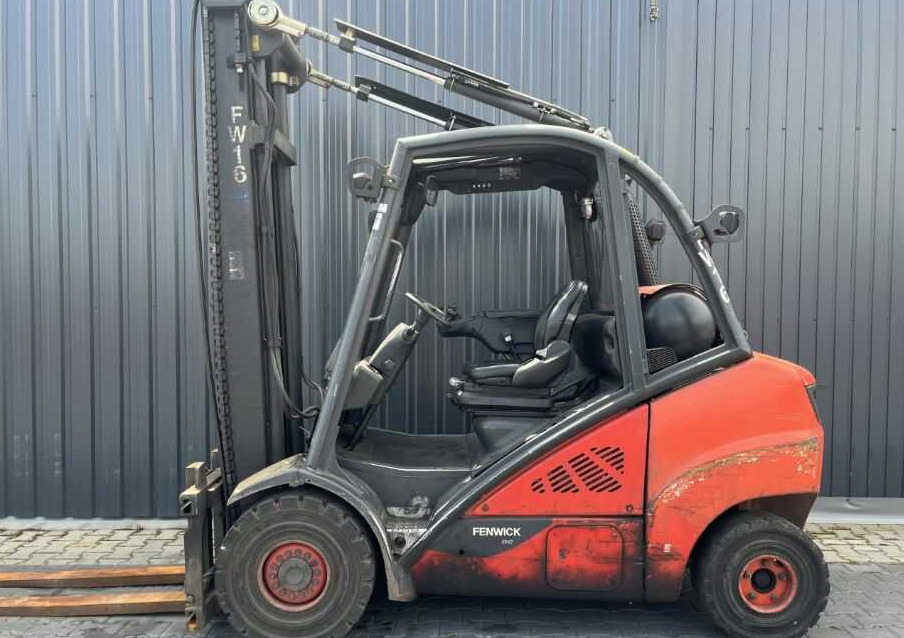 Linde H35T-02 - Chariot élévateur à gaz: photos 4 Linde H35T-02 - Chariot élévateur à gaz: photos 4