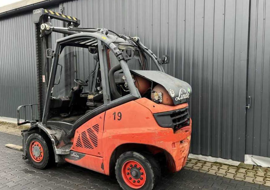 Linde H40CNG-02 - Chariot élévateur à gaz: photos 1 Linde H40CNG-02 - Chariot élévateur à gaz: photos 1