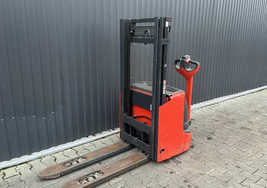 Linde L12L - Gerbeur: photos 1 Linde L12L - Gerbeur: photos 1