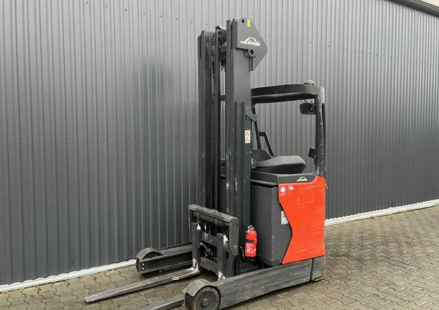 Linde R16-01 - Chariot à mât rétractable: photos 1 Linde R16-01 - Chariot à mât rétractable: photos 1