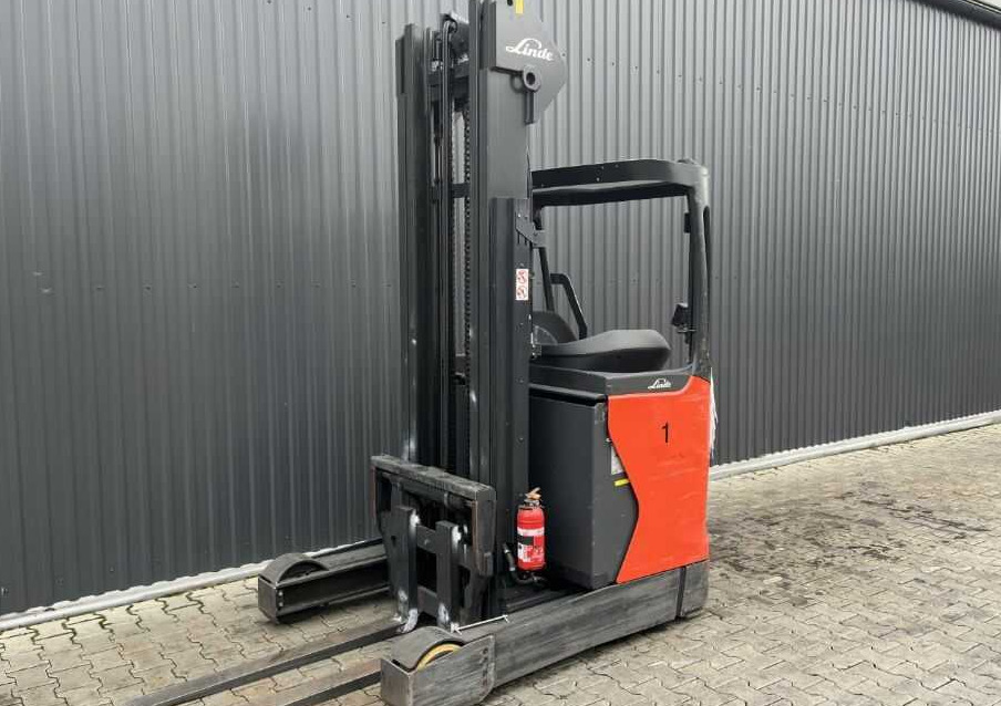 Linde R16-01 - Chariot à mât rétractable: photos 1 Linde R16-01 - Chariot à mât rétractable: photos 1
