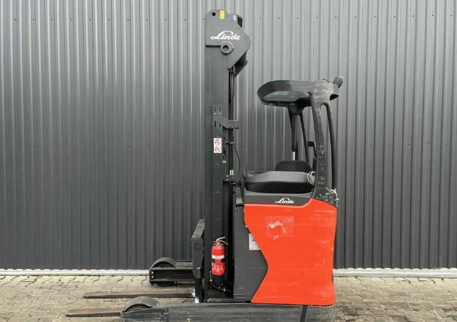 Linde R16-01 - Chariot à mât rétractable: photos 2 Linde R16-01 - Chariot à mât rétractable: photos 2