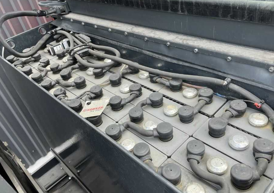 Chariot à mât rétractable Linde R16G: photos 8