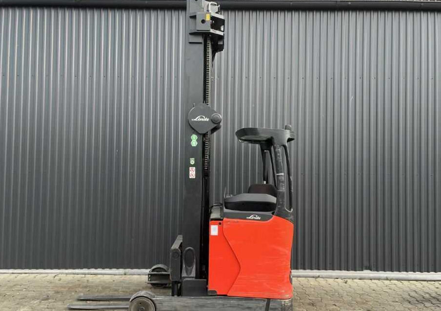 Linde R16HD-01 - Chariot à mât rétractable: photos 2 Linde R16HD-01 - Chariot à mât rétractable: photos 2