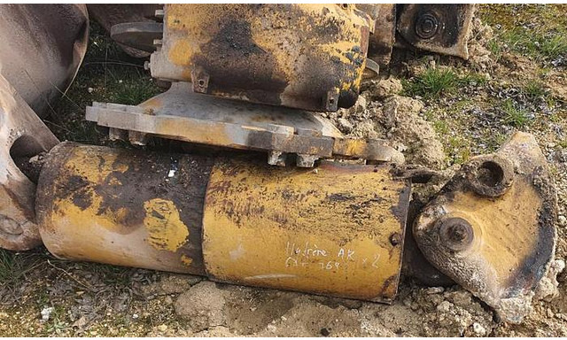 Caterpillar HG/08 VERRIN BENNE 769C 769D 771C 771D - - Suspension: photos 1 Caterpillar HG/08 VERRIN BENNE 769C 769D 771C 771D - - Suspension: photos 1