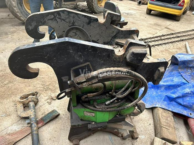 TILT ROTATOR TR150 - Engins de chantier: photos 2 TILT ROTATOR TR150 - Engins de chantier: photos 2