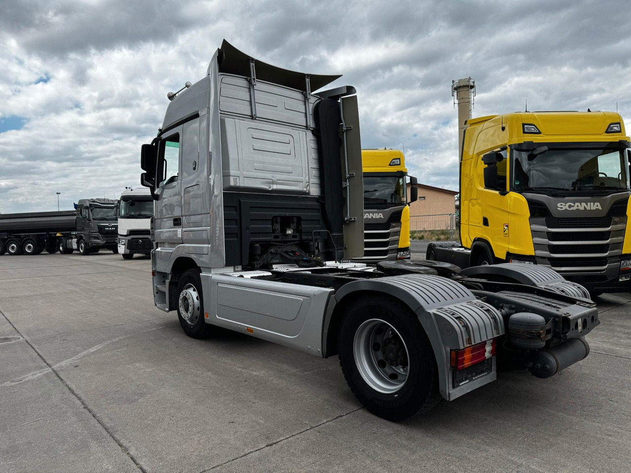Mercedes-Benz ACTROS 1844 * AUTOMATIK * TOP * NEUE REIFEN - Tracteur routier: photos 5 Mercedes-Benz ACTROS 1844 * AUTOMATIK * TOP * NEUE REIFEN - Tracteur routier: photos 5