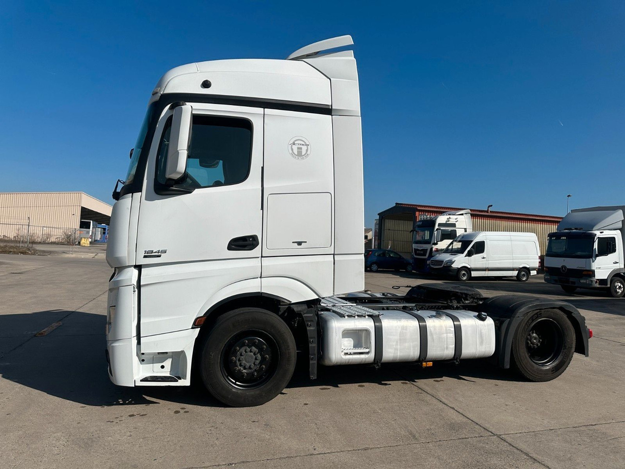 Mercedes-Benz ACTROS 1845 * BIGSPACE * EURO 5 *ABST.-SPUR-ASST - Tracteur routier: photos 3 Mercedes-Benz ACTROS 1845 * BIGSPACE * EURO 5 *ABST.-SPUR-ASST - Tracteur routier: photos 3