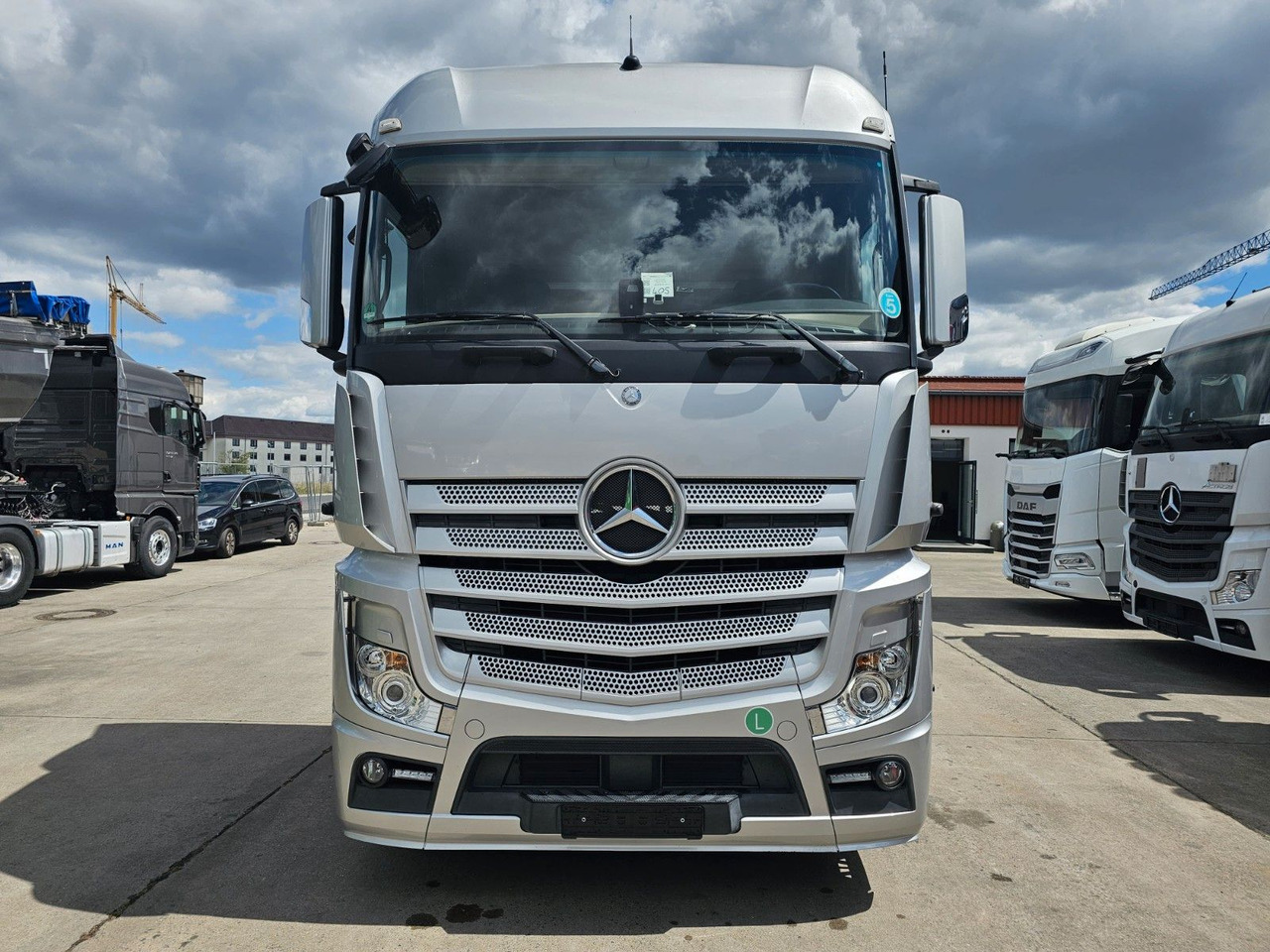 Mercedes-Benz ACTROS 1851 * 2X VORHANDEN * ACC * STANDH. *EUR5 - Tracteur routier: photos 2 Mercedes-Benz ACTROS 1851 * 2X VORHANDEN * ACC * STANDH. *EUR5 - Tracteur routier: photos 2