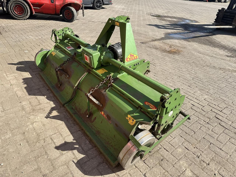 Celli E230 - Outils du sol: photos 5 Celli E230 - Outils du sol: photos 5